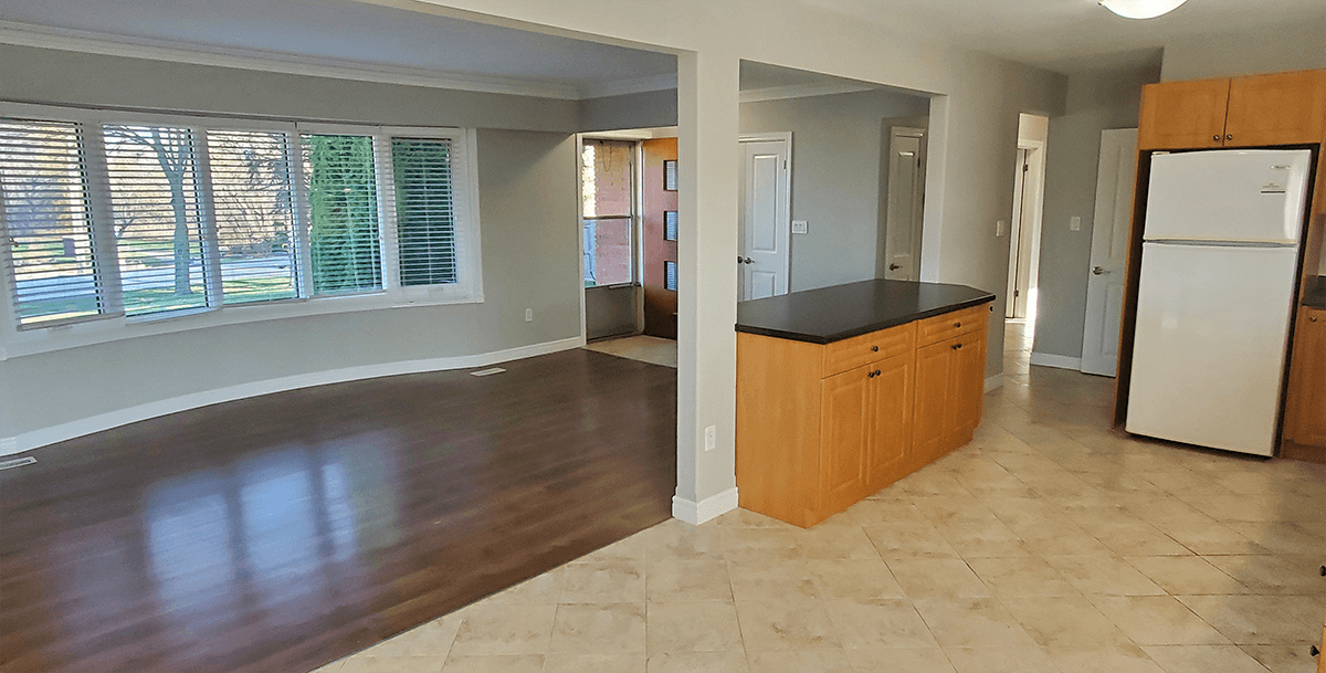 240 Lakeshore Road - Photo 4 of 17