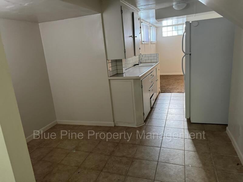 219 E 2nd S #2 - Photo 4 of 11