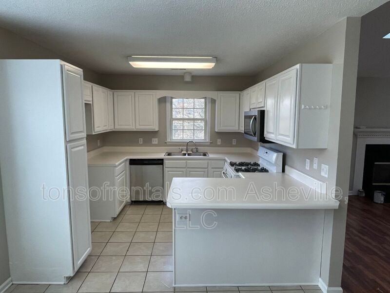 105 Sandpiper Ct - Photo 3 of 12