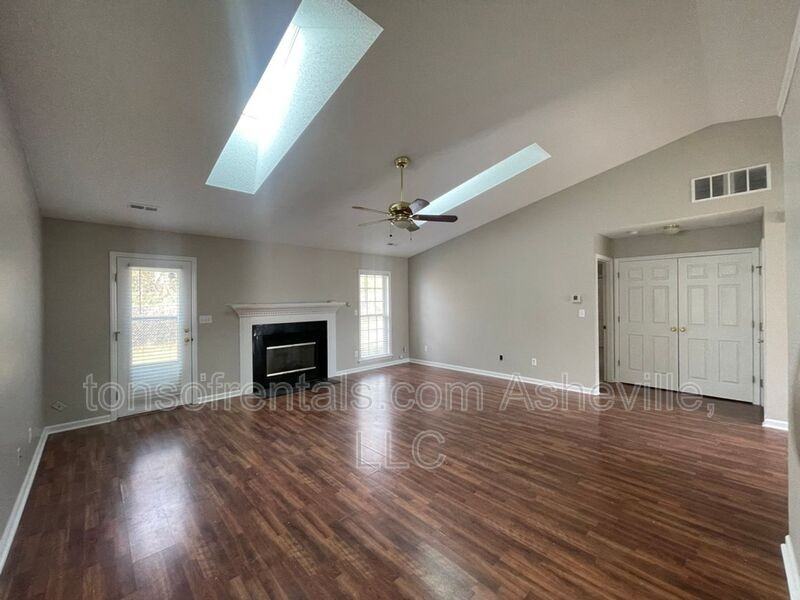 105 Sandpiper Ct - Photo 4 of 12