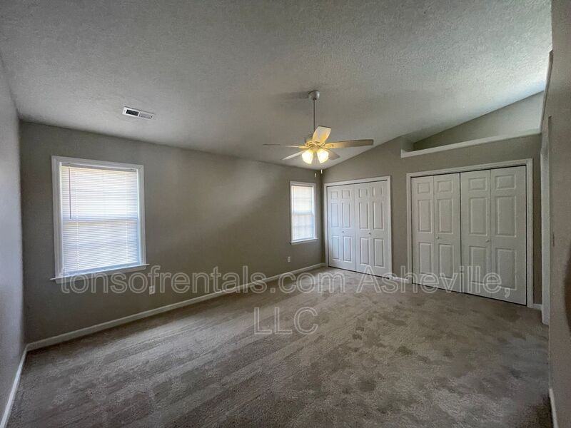105 Sandpiper Ct - Photo 6 of 12