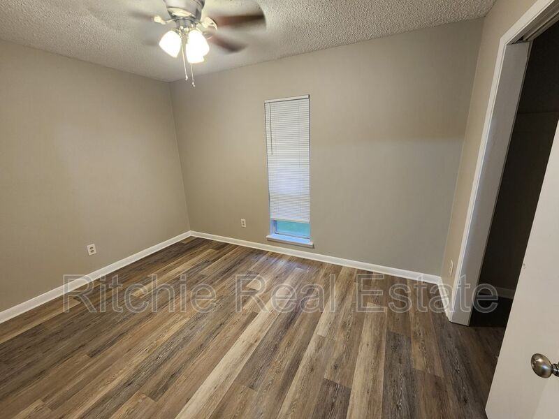 1 Butler Dr #4 - Photo 2 of 10