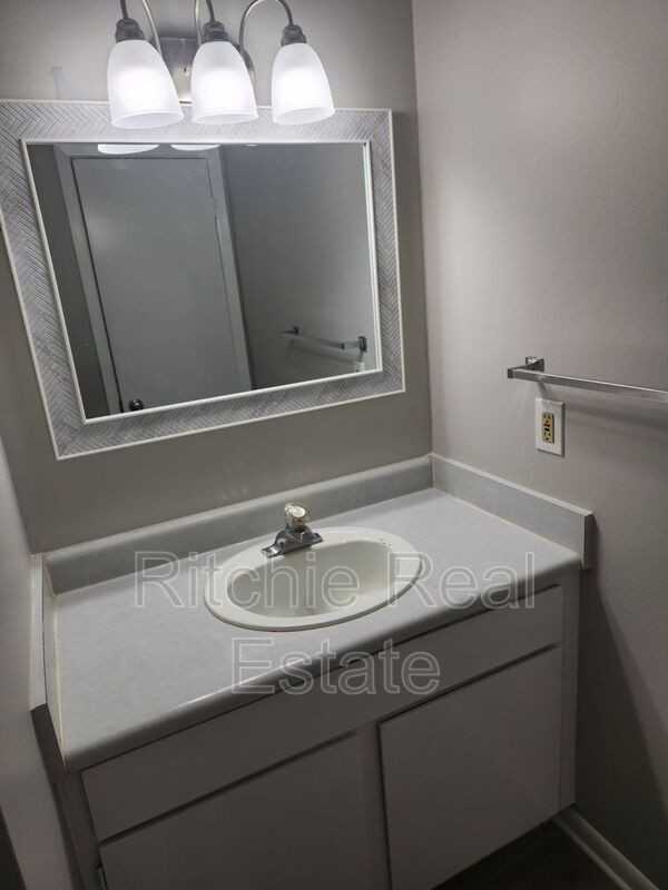 1 Butler Dr #4 - Photo 3 of 10