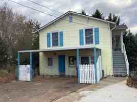 featured image of 144B Chestnut St