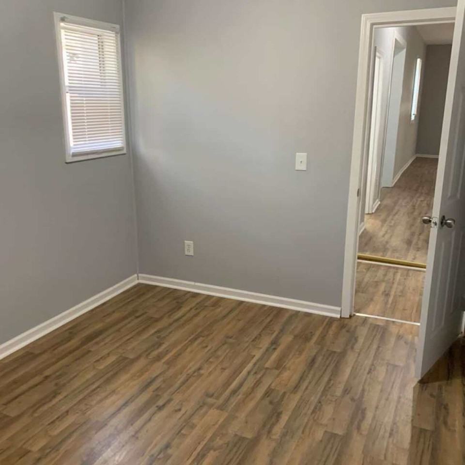 Williams St. 633 - Photo 2 of 6