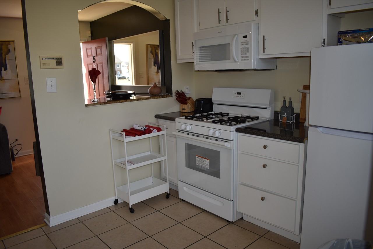 675 Looney Ave #5 - Photo 3 of 16