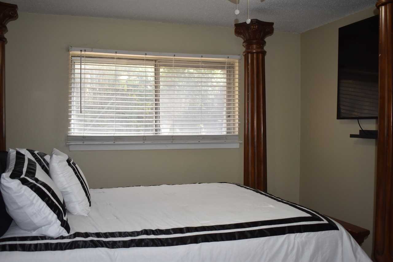 108 N Belvedere Blvd #21 - Photo 3 of 16