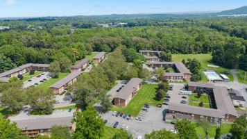 featured image of 7 Greenhill Dr