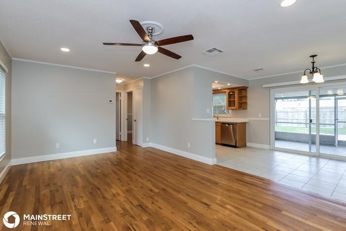 219 Waverly Dr - Photo 3 of 16