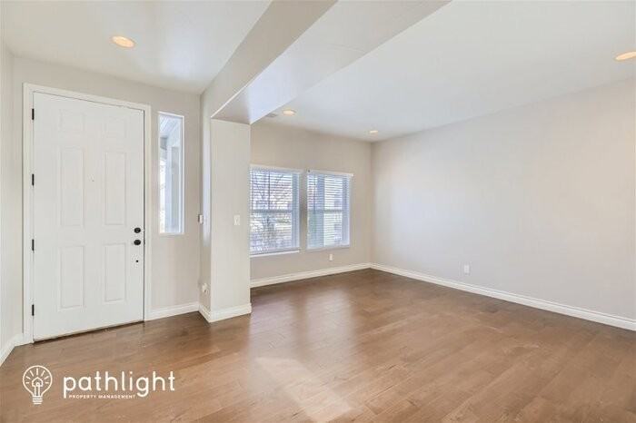 4934 Silverwood Dr - Photo 2 of 33