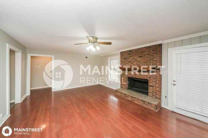 4368 Oak Chase Cv - Photo 3 of 16