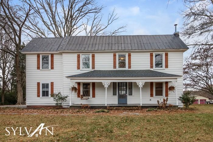 323 Anderson Rd - Photo 2 of 16