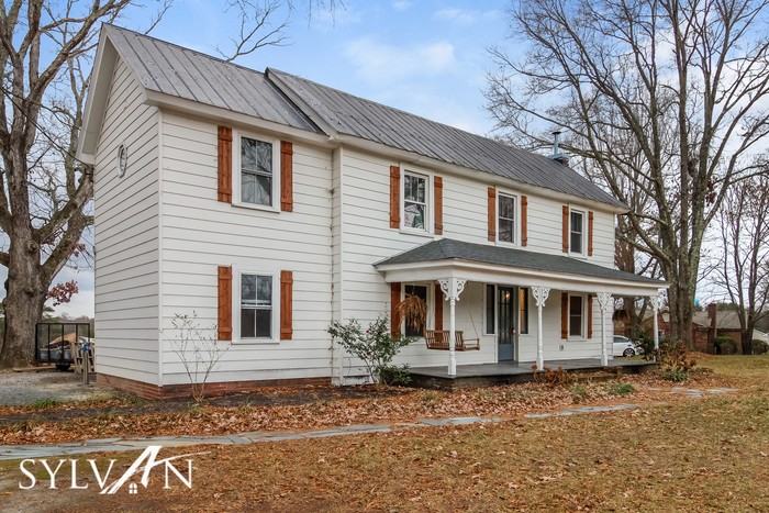 323 Anderson Rd - Photo 3 of 16