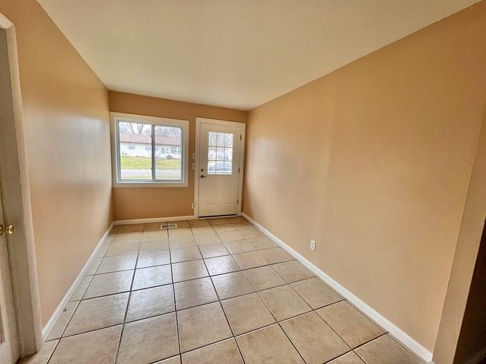 226 Oneida Dr - Photo 2 of 15