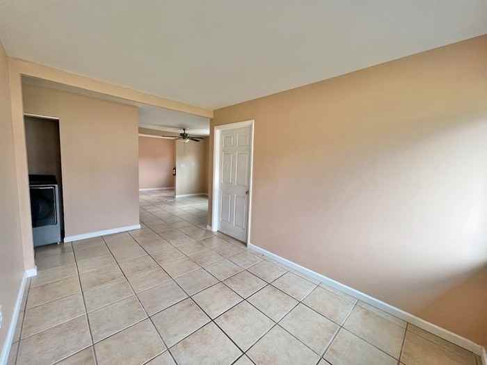 226 Oneida Dr - Photo 3 of 15