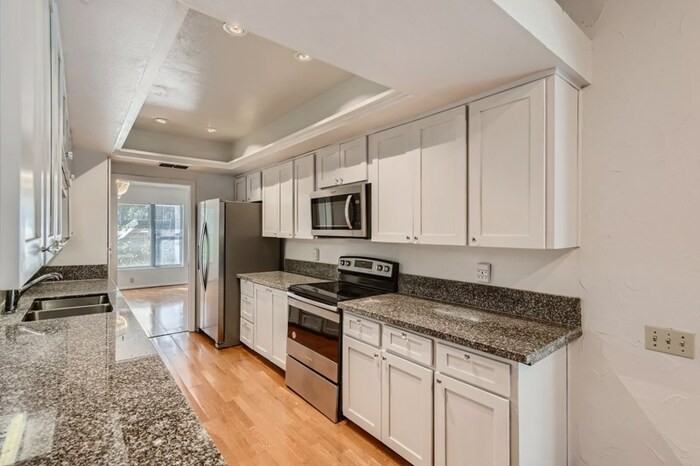 16147 Vanderbilt Dr - Photo 2 of 18