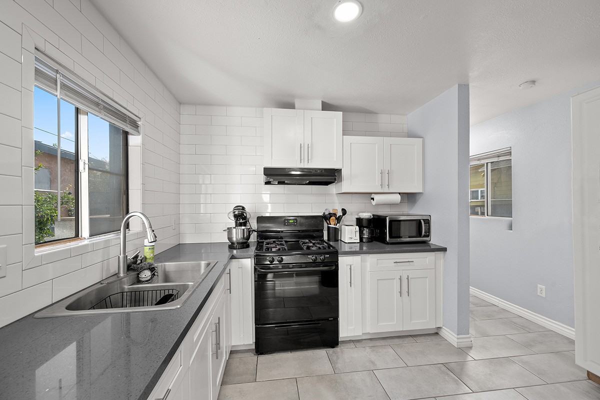 2653 Newton Ave #1 - Photo 4 of 10