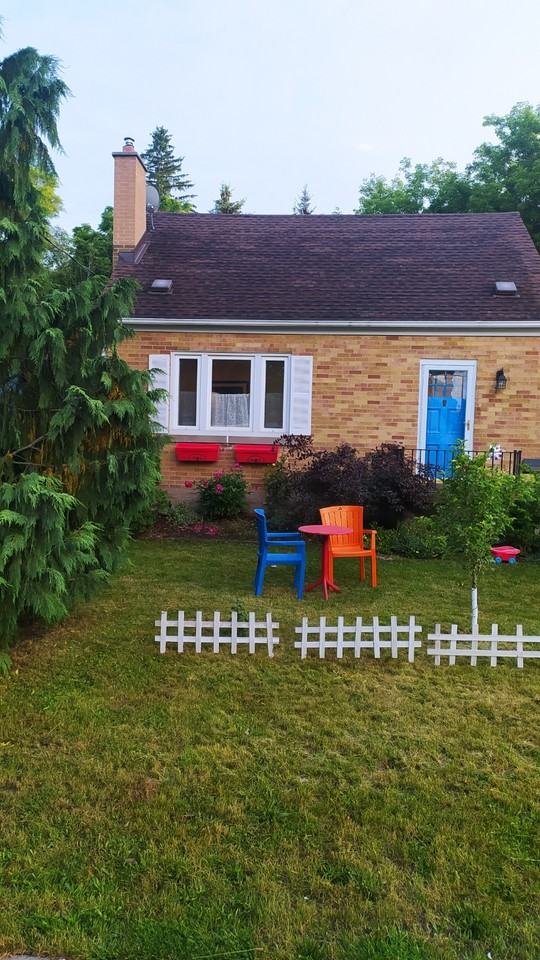 7 Beverley St #1 - Photo 2 of 15