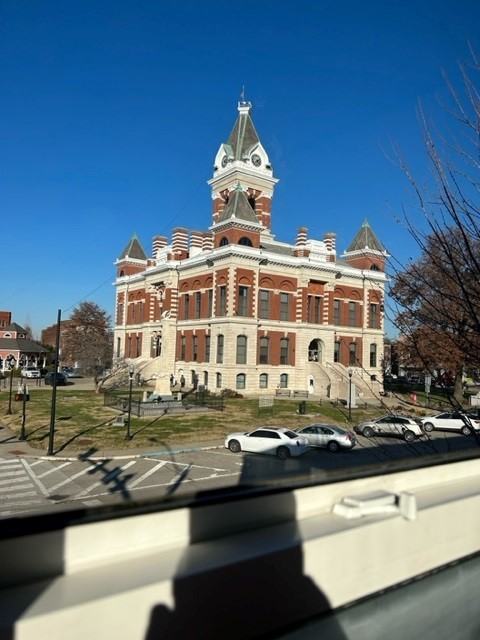 129 1/2 W Broadway St #1 - Photo 2 of 10