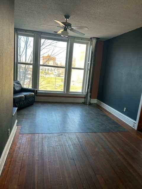 129 1/2 W Broadway St #1 - Photo 3 of 10