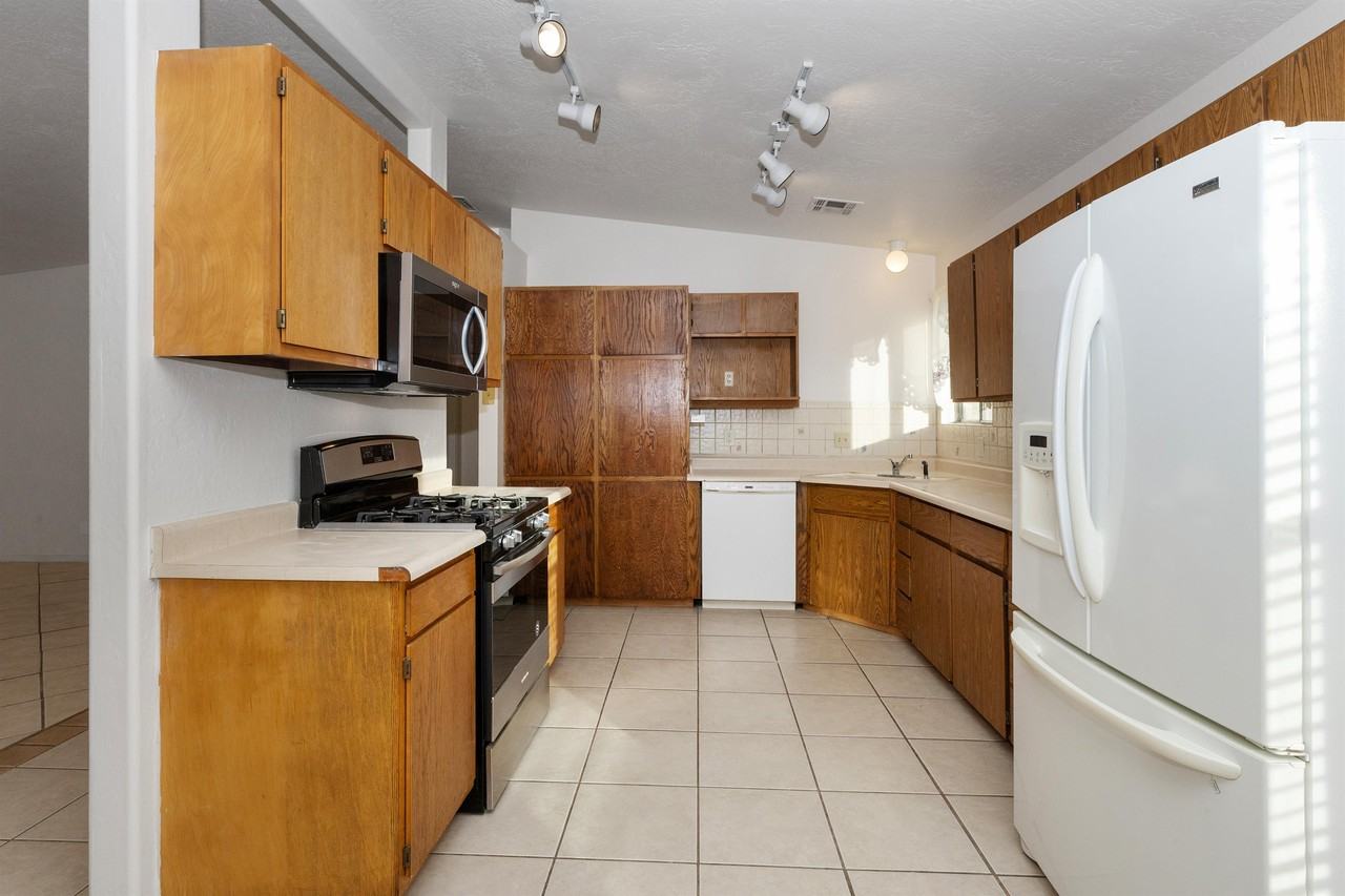 3356 Pawnee Trl #1 - Photo 5 of 18