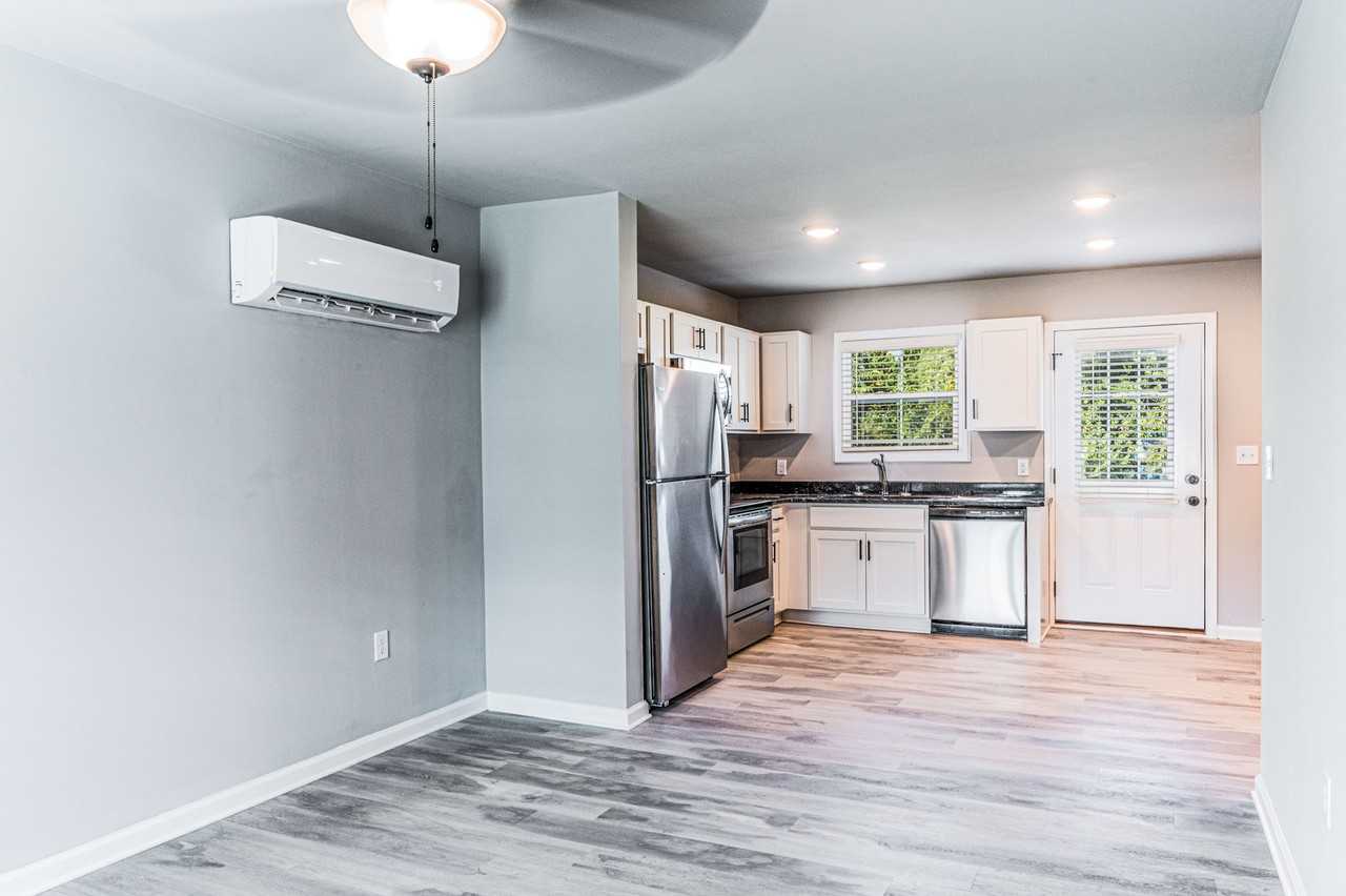 245 Whispering Hills Blvd #1 - Photo 5 of 11