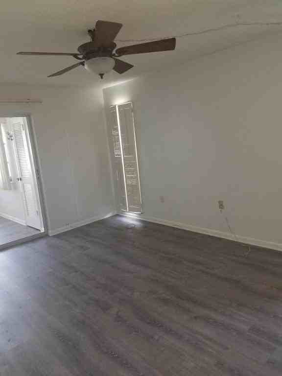 4854 Marine Pkwy - Photo 4 of 35