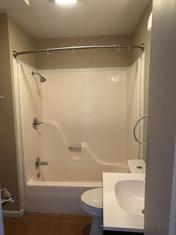 509 E 4th St - Photo 4 of 11