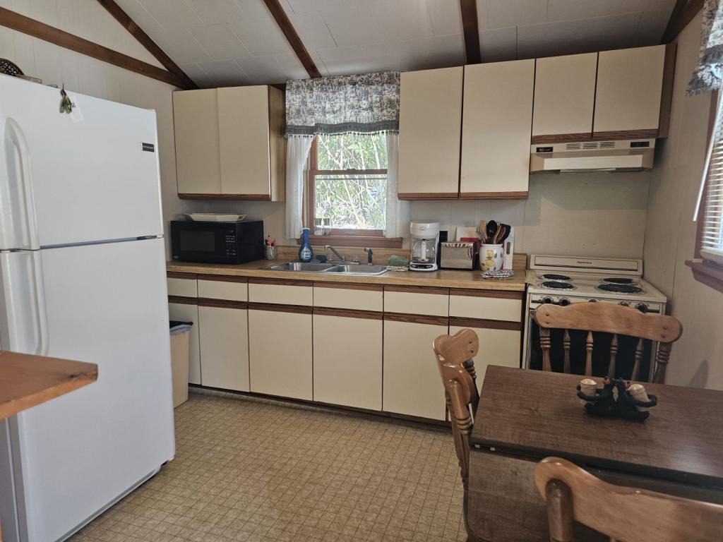 421 Jack Pine Loop - Photo 2 of 16