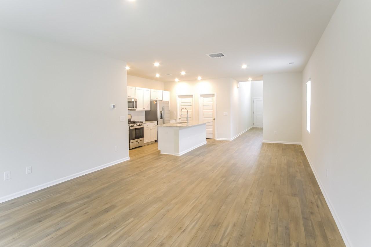 1114 Joywood Dr - Photo 2 of 20