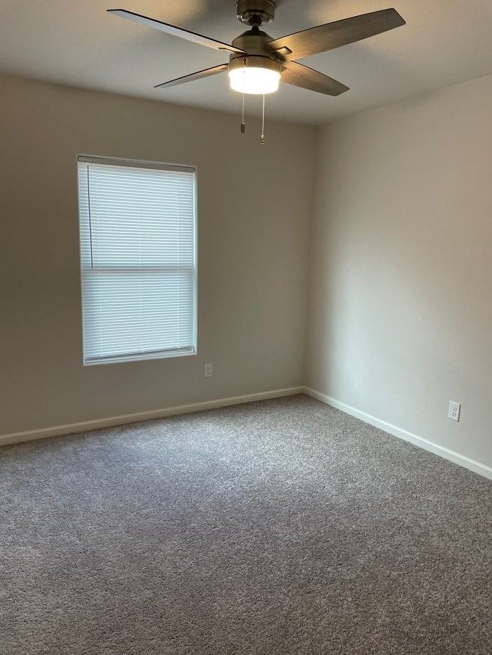 801 South Silvercreek Lane - Photo 7 of 11