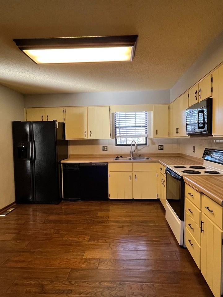 1452 Buxton Drive - Photo 5 of 18