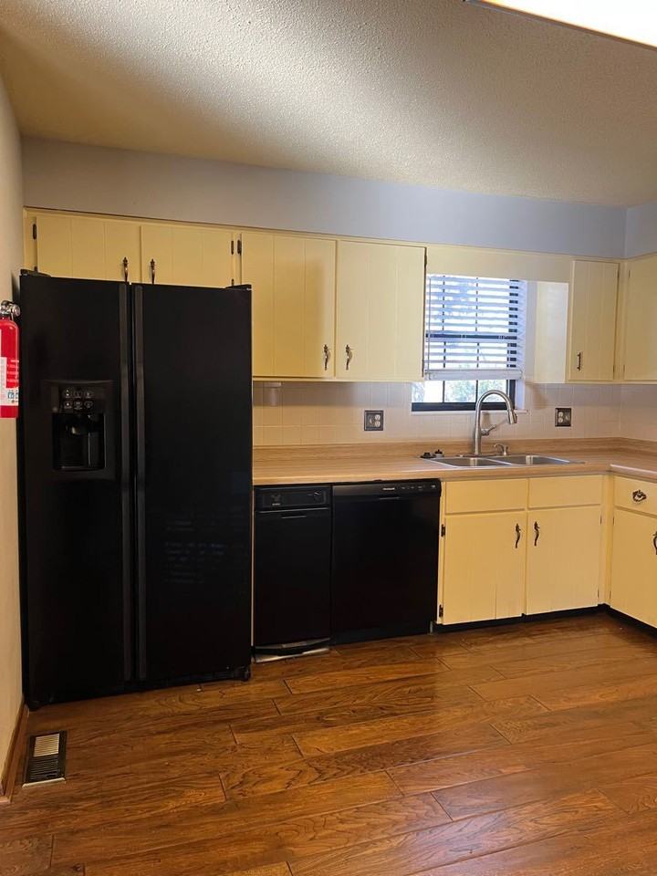 1452 Buxton Drive - Photo 6 of 18