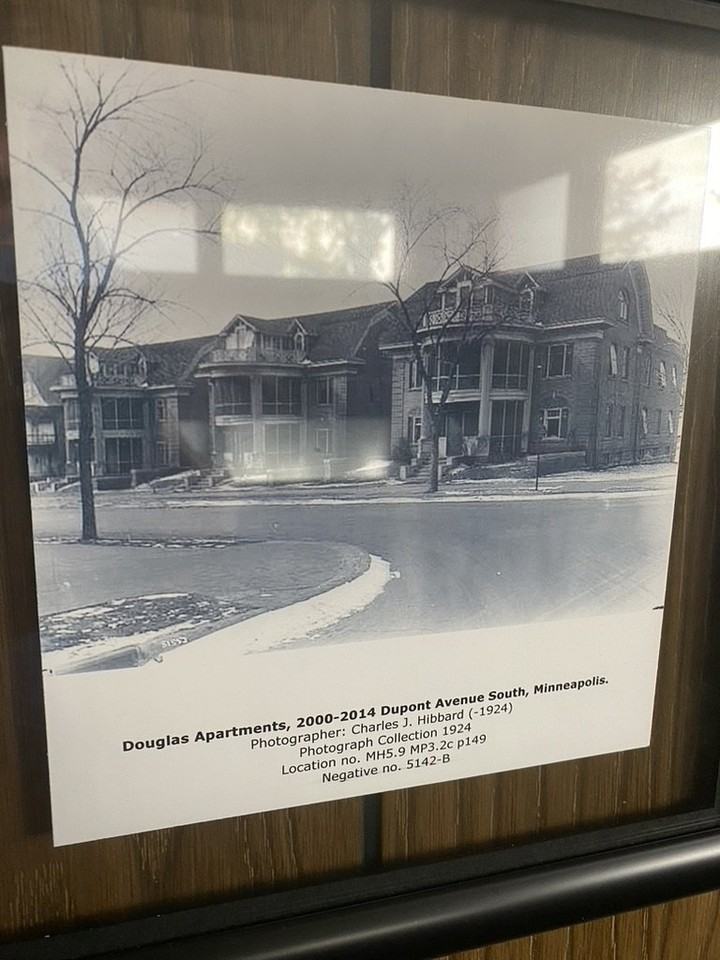 2006 2000/2002 Dupont Ave S #8 - Photo 4 of 18