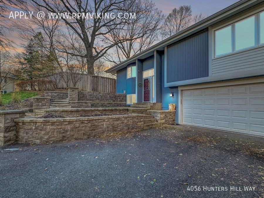 4056 Hunters Hill Way - Photo 2 of 33