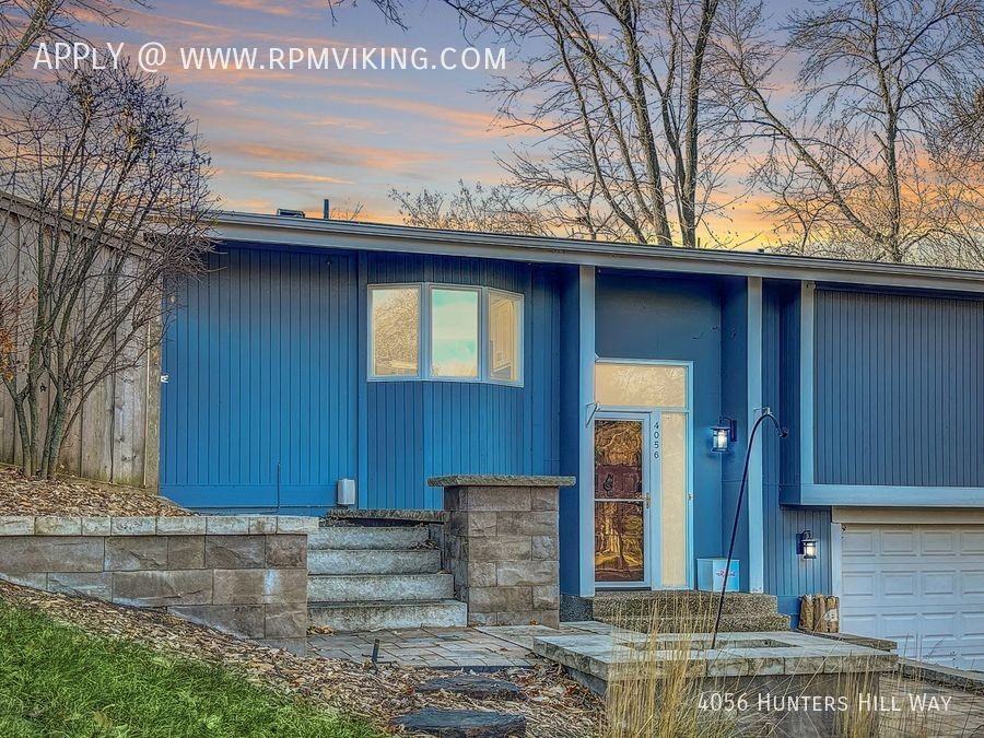 4056 Hunters Hill Way - Photo 3 of 33