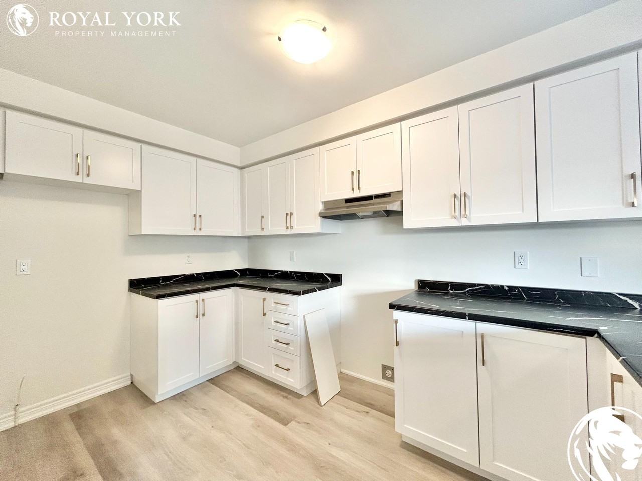 7 Dryden Lane #49 - Photo 2 of 31