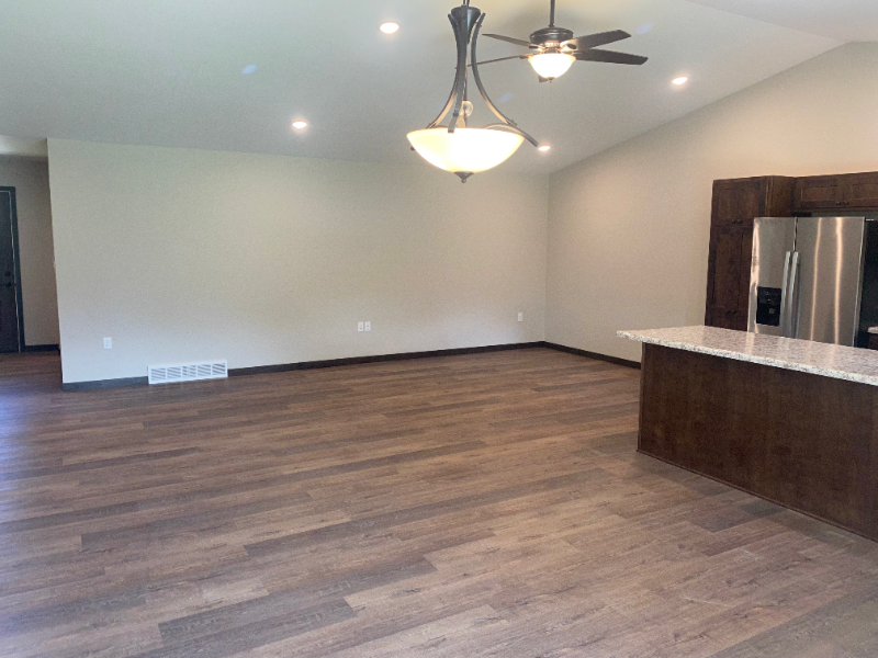 1022 Royal Blvd - Photo 2 of 13