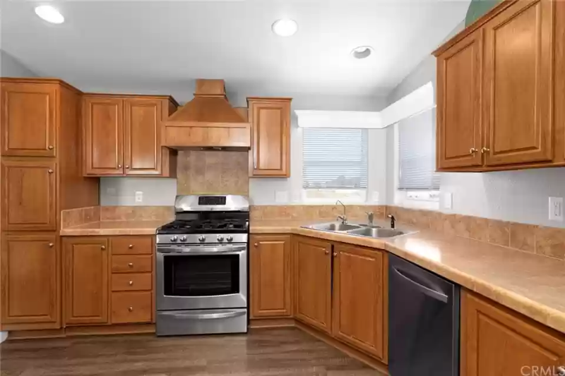 38425 E Benton Rd - Photo 3 of 32