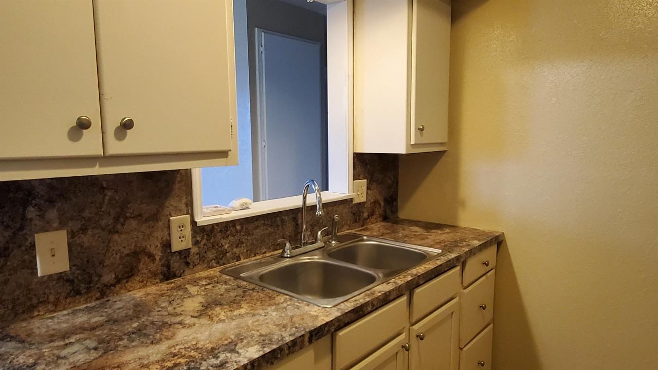 3112 Forestridge Dr #1 - Photo 4 of 15