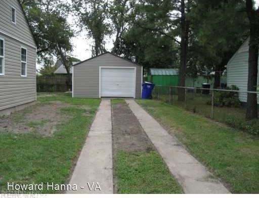 925 Workwood Rd - Photo 2 of 6