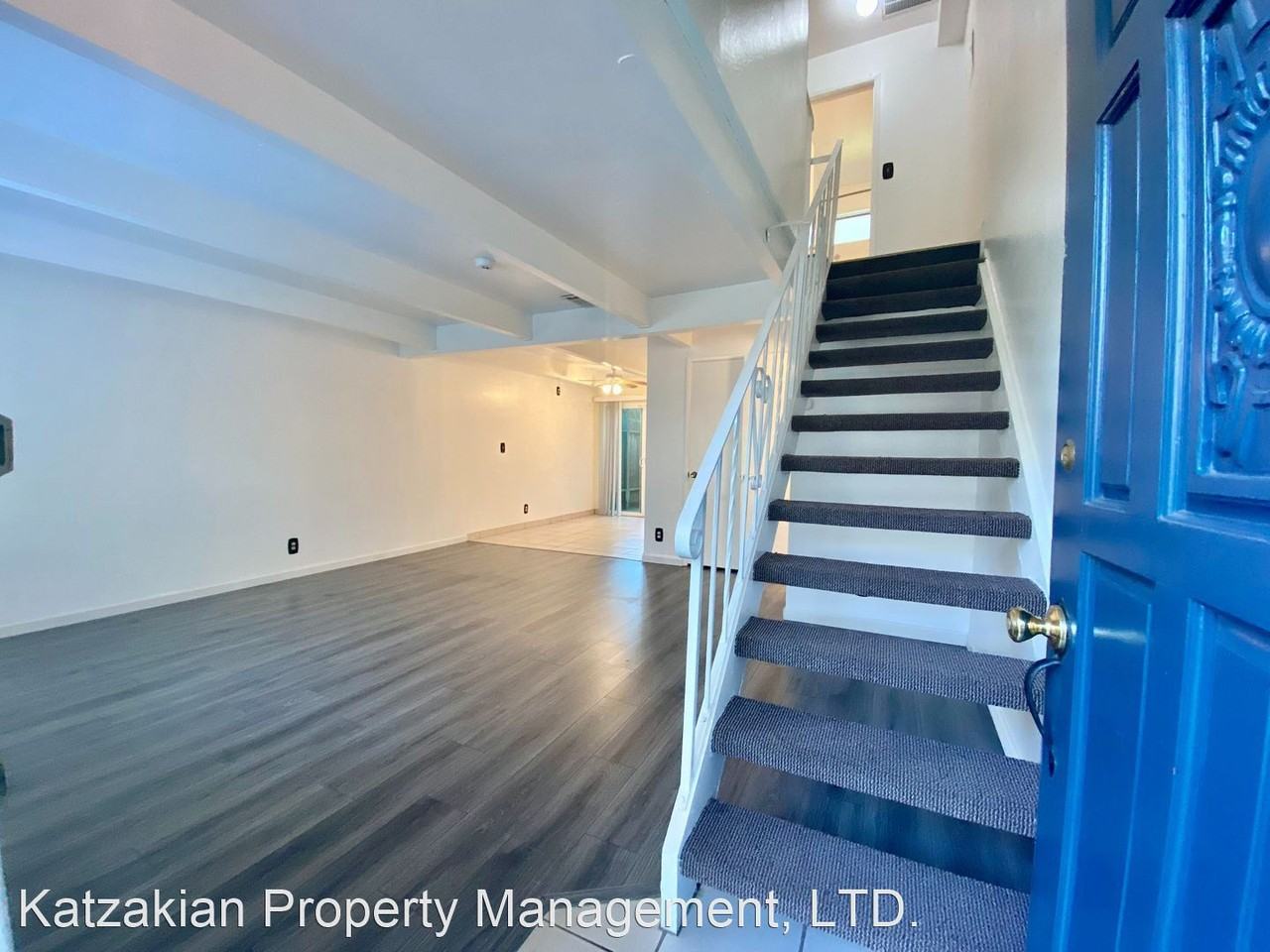 870 Rutledge Dr - Photo 3 of 21