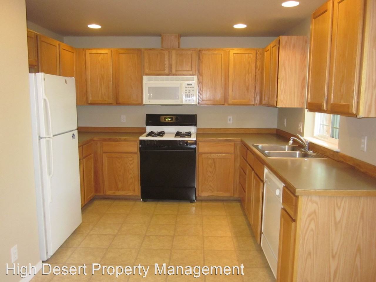 2240-2256 SW Umatilla - Photo 3 of 7