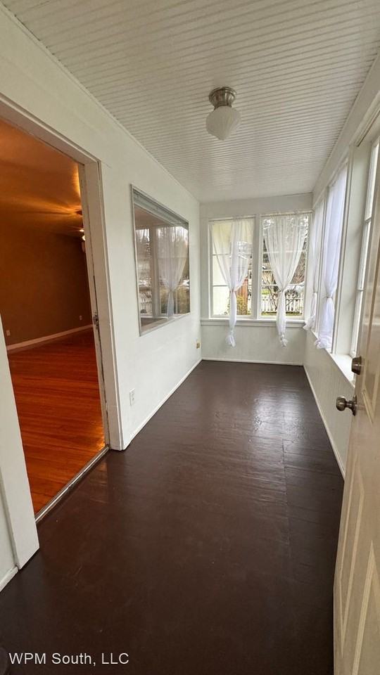 118 E 5th St - Photo 2 of 15