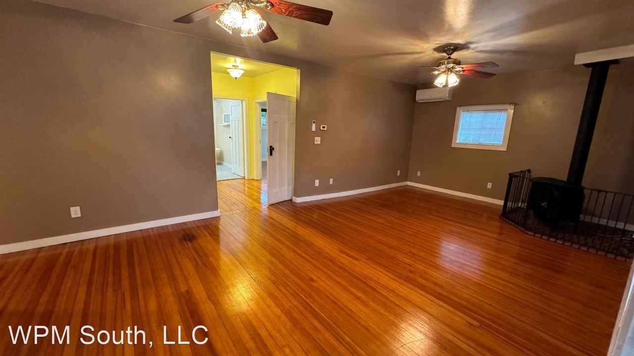 118 E 5th St - Photo 3 of 15