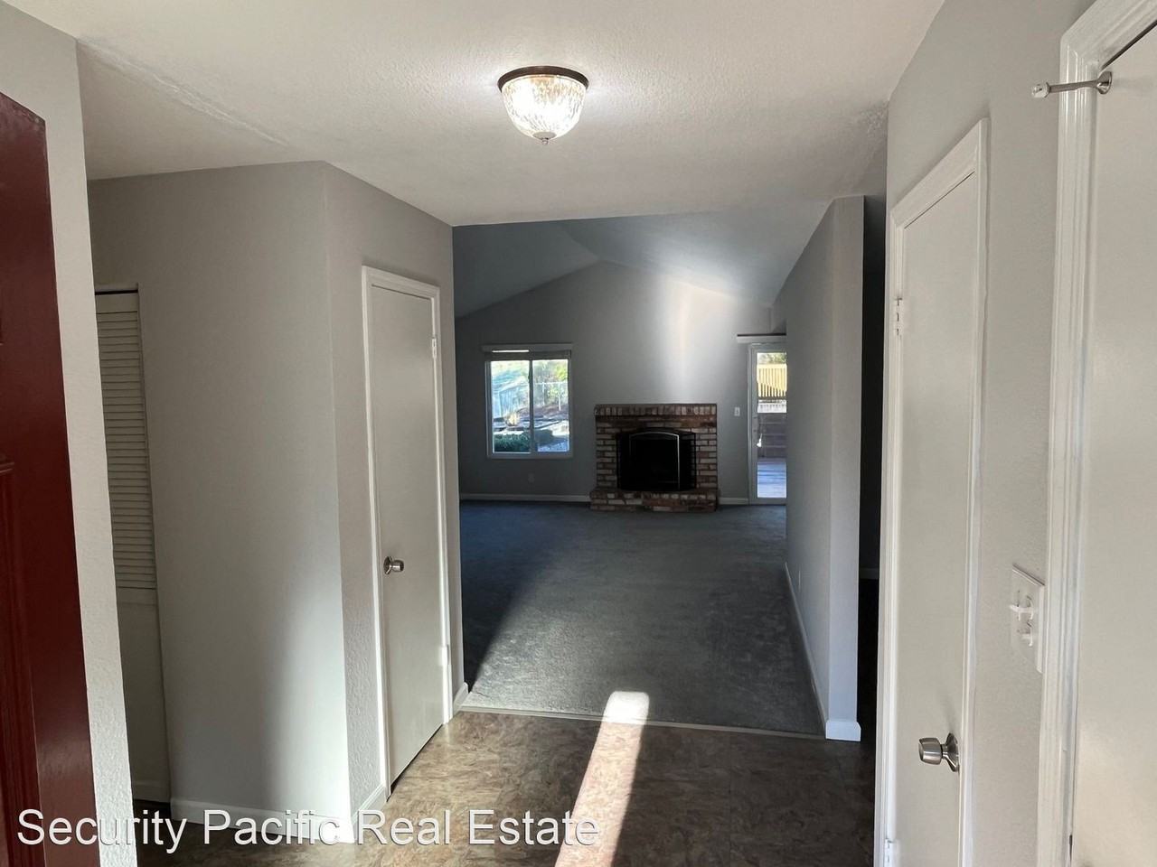 157 Violet Rd - Photo 3 of 36