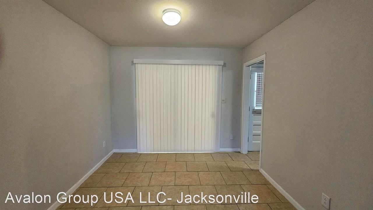 3743 Cavanaugh Dr - Photo 3 of 15