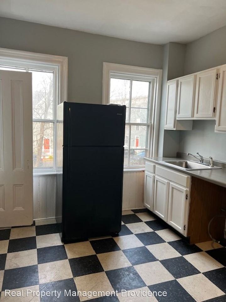 111-117 Wood Street - Photo 2 of 7