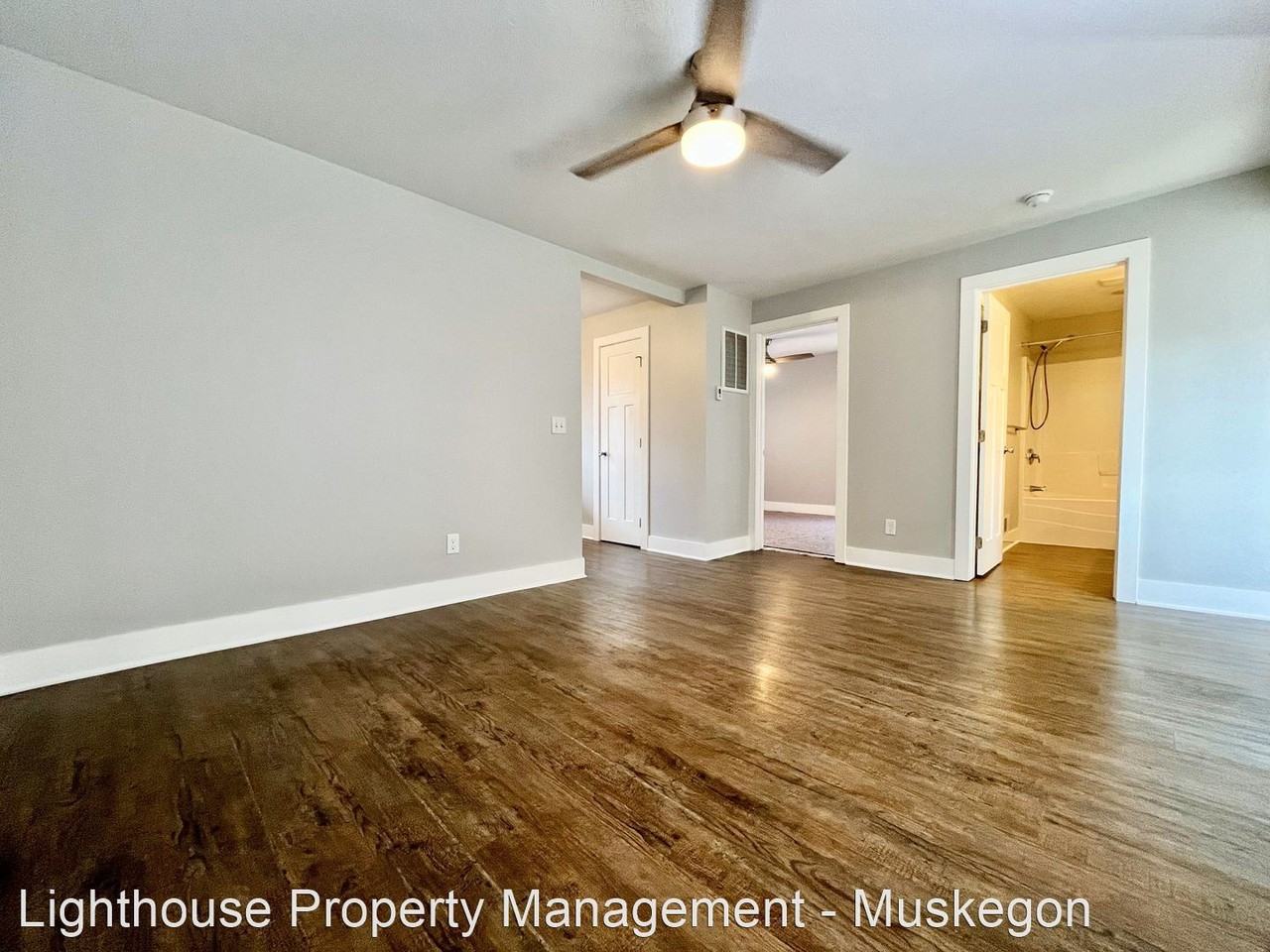 1185/1187 Sheridan Drive - Photo 3 of 13