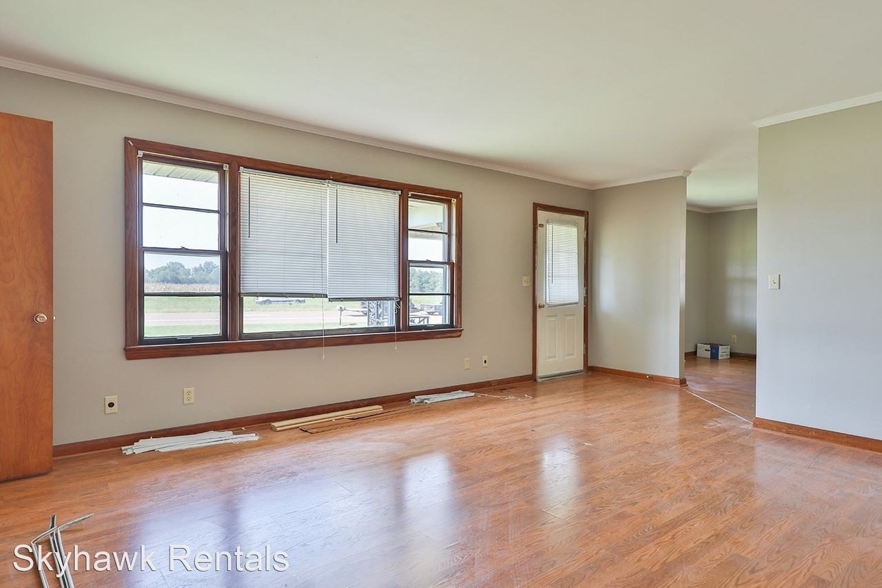 10104 Highway 22 - Photo 2 of 10